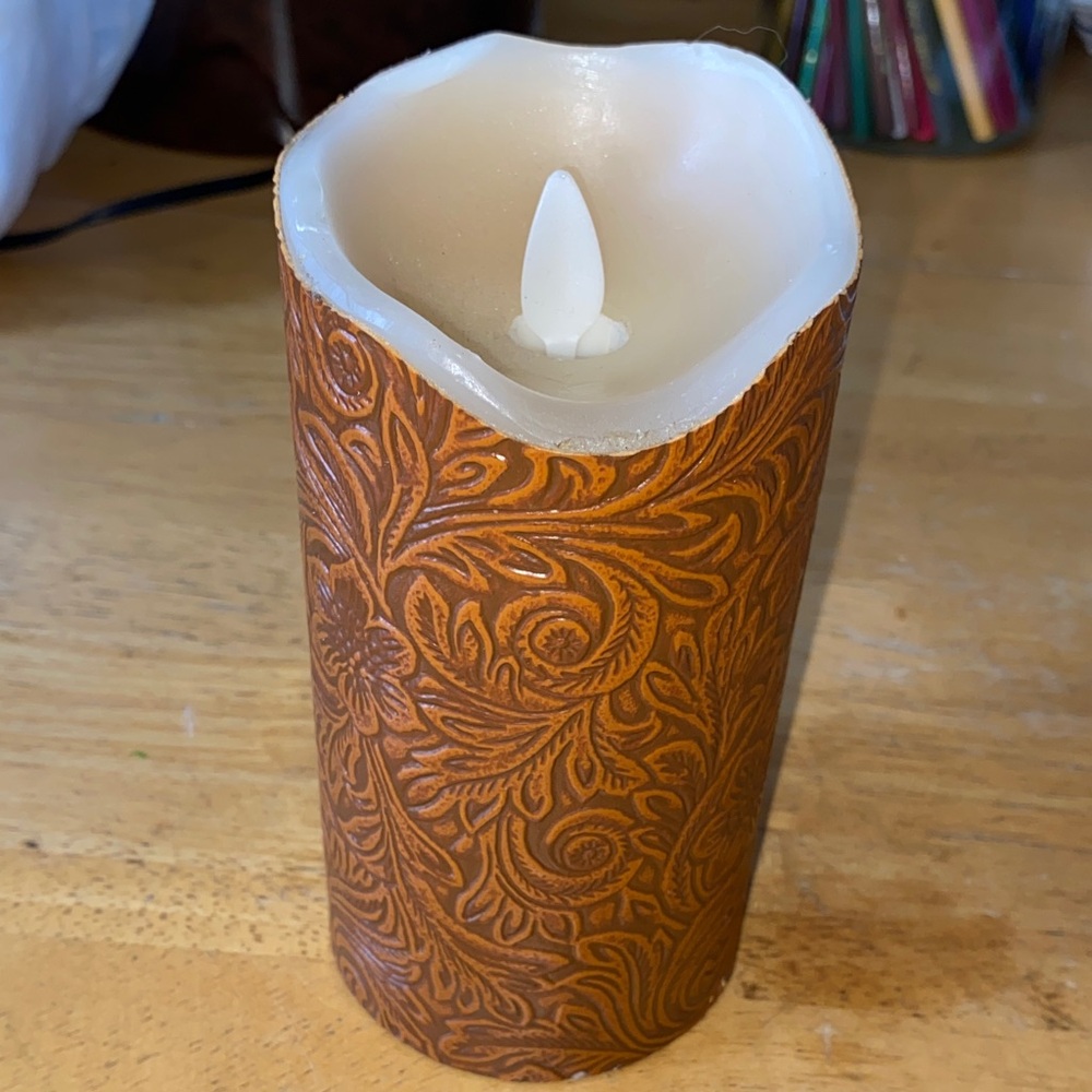 Decorative Brown Flameless flickering wick battery operated Candle